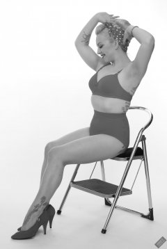 2019-05-25 KL Modelling - in bright red Chinese vintage-style bra and pantie girdle