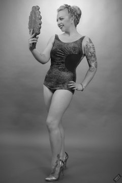 2019-05-25 KL Modelling - in vintage style Half Moon one piece swimsuit