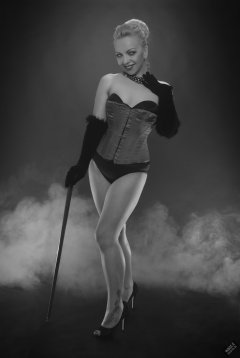 2019-05-25 KL Modelling - in tightly-laced red vollers overbust corset, worn over tight black Miraclesuit bodyshaper