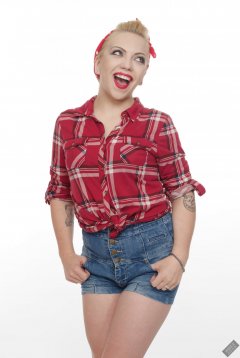 2019-05-25 KL Modelling - in her own lumberjack shirt and Daisy Dukes.