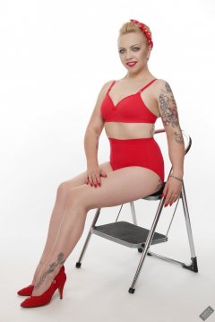 2019-05-25 KL Modelling - in bright red Chinese vintage-style bra and pantie girdle