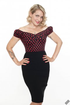 2019-09-07 VZ-Retro - in her own black and red polka-dot top and tight black pencil skirt