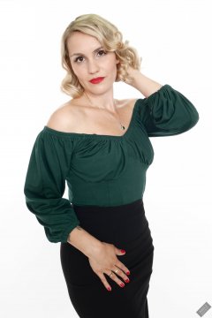 2019-09-07 VZ-Retro - in her own green top and tight black pencil skirt