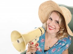 2019-09-07 VZ-Retro - summery look - wearing large straw hat and her own blue flowery dress
