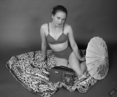 2019-09-21 Kristine Gold - in matching bright red vintage-style bra and red pocket girdle worn as hot-pants