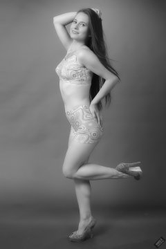 2019-09-21 Kristine Gold - in matching tight pink-and-white lycra sports bra top and shorts set