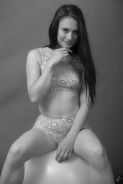 2019-09-21 Kristine Gold - in matching tight pink-and-white lycra sports bra top and shorts set