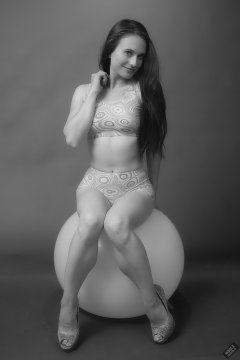 2019-09-21 Kristine Gold - in matching tight pink-and-white lycra sports bra top and shorts set