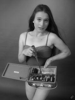 2019-09-21 Kristine Gold - in blue and purple vintage-style one-piece tummy-control swimsuit by M&S - with vintage Roberts RT-1 radio