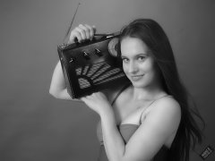 2019-09-21 Kristine Gold - in blue and purple vintage-style one-piece tummy-control swimsuit by M&S - with vintage Radio Exchange Roamer Ten multi-band radio