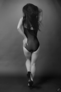 2019-09-21 Kristine Gold - in blue and purple vintage-style one-piece tummy-control swimsuit by M&S