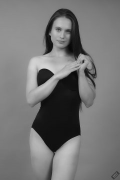 2019-09-21 Kristine Gold - in tight black Miraclesuit one-piece strapless bodyshaper