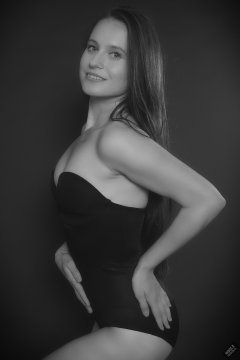 2019-09-21 Kristine Gold - in tight black Miraclesuit one-piece strapless bodyshaper