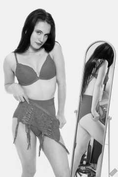 2019-12-14 Kristine Gold vintage pinup christmas shoot in red bra and girdle, mirror shot