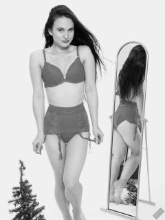 2019-12-14 Kristine Gold vintage pinup christmas shoot in red bra and girdle, mirror shot