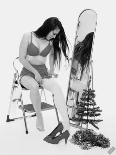 2019-12-14 Kristine Gold vintage pinup christmas shoot in red bra and girdle, mirror shot