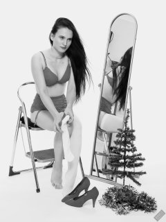 2019-12-14 Kristine Gold vintage pinup christmas shoot in red bra and girdle, mirror shot