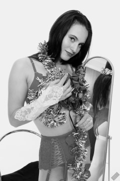 2019-12-14 Kristine Gold vintage pinup christmas shoot in red bra and girdle, mirror shot