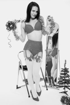2019-12-14 Kristine Gold vintage pinup christmas shoot in red bra and girdle, mirror shot