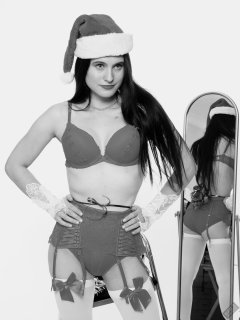 2019-12-14 Kristine Gold vintage pinup christmas shoot in red bra and girdle, mirror shot