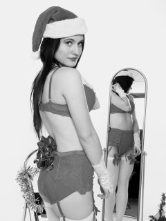 2019-12-14 Kristine Gold vintage pinup christmas shoot in red bra and girdle, mirror shot