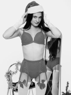 2019-12-14 Kristine Gold vintage pinup christmas shoot in red bra and girdle, mirror shot