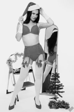 2019-12-14 Kristine Gold vintage pinup christmas shoot in red bra and girdle, mirror shot