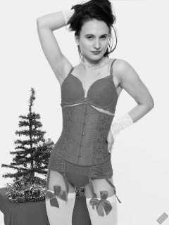2019-12-14 Kristine Gold vintage pinup christmas shoot in red bra and girdle