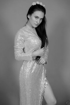 2019-12-14 Kristine Gold modelling her own flowing dress