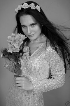 2019-12-14 Kristine Gold modelling her own flowing dress