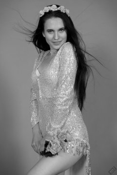 2019-12-14 Kristine Gold modelling her own flowing dress