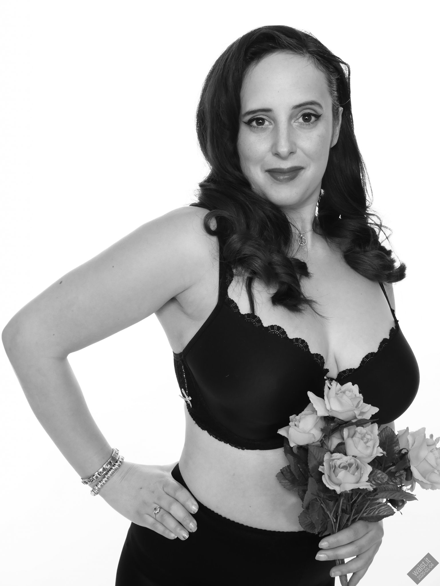 2020-01-04 Alex Allure in her own black bra and girdle