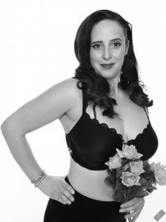 2020-01-04 Alex Allure in her own black bra and girdle