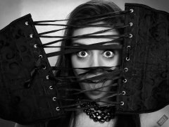 2020-02-02 Jessica Maria corset shock!