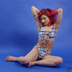 2022-07-02 Mave D models her own strappy swimsuit