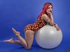 2022-07-02 Mave D models tight vintage tummy-control swimsuit
