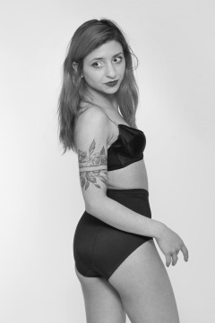 2022-07-02 Mave D pinup fitness shoot