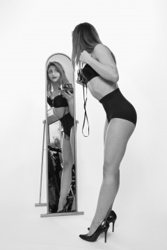 2022-07-02 Mave D performs her vintage fitness routine, modelling black bra top and vintage girdle worn as hotpants