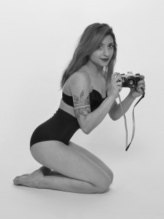 2022-07-02 Mave D pinup fitness shoot