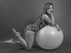 2022-07-02 Mave D models tight vintage tummy-control swimsuit
