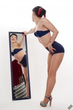 Alyla pinup fitness shoot