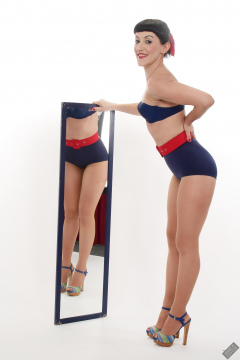 Alyla pinup fitness shoot