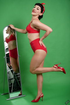 Alyla models red outfit