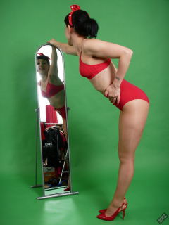 Alyla models red outfit