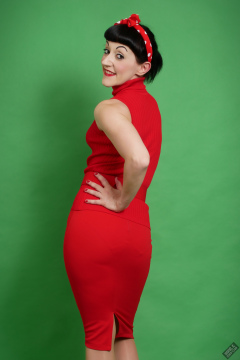 Alyla models red outfit