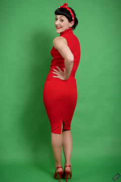 Alyla models red outfit