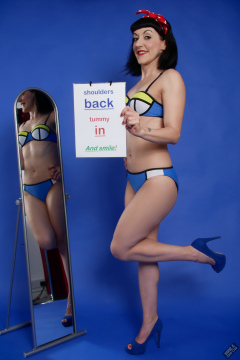 Alyla pinup fitness shoot