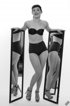 Alyla pinup fitness shoot