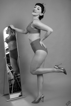 Alyla pinup fitness shoot