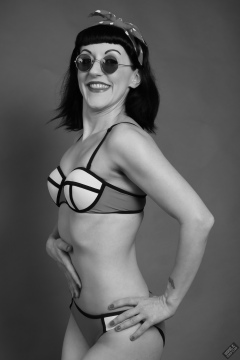 Alyla pinup fitness shoot